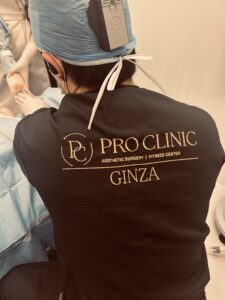柚崎医師 プロクリニック PROCLINIC　手術中