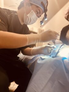 柚崎医師 プロクリニック PROCLINIC　手術中